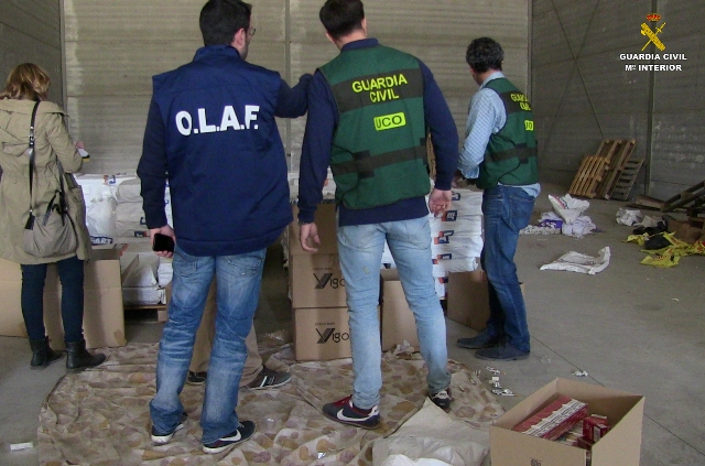 Desmantelada una organización internacional que distribuía tabaco de contrabando en España