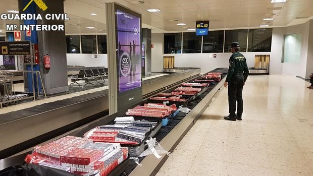 Aprehensión de tabaco ilegal en el aeropuerto de Valencia