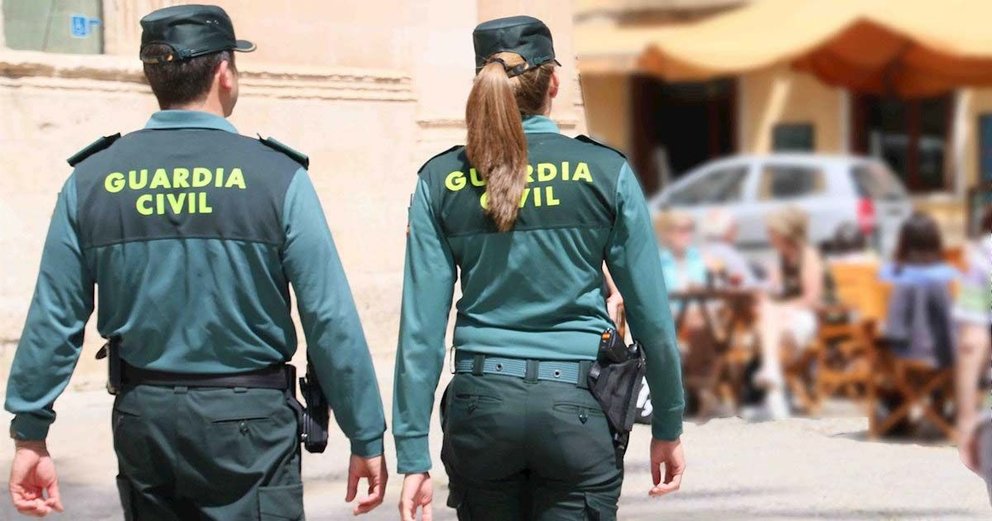 La Guardia Civil recuerda el daño que supone el contrabando a los estanqueros
